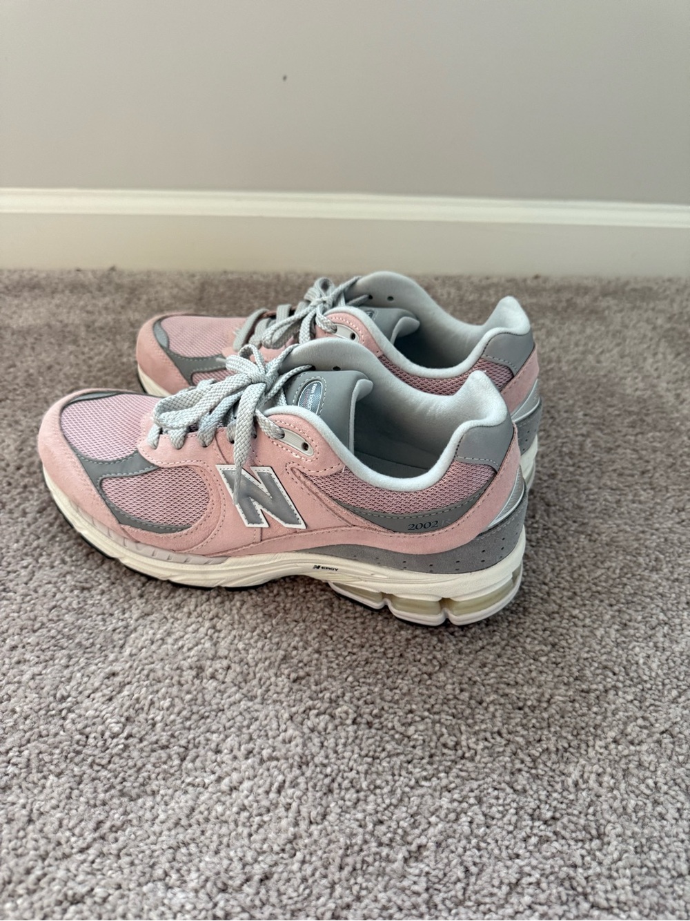 New Balance Women's 2002R Orb Pink & Gray Running Shoes, women’s size 11